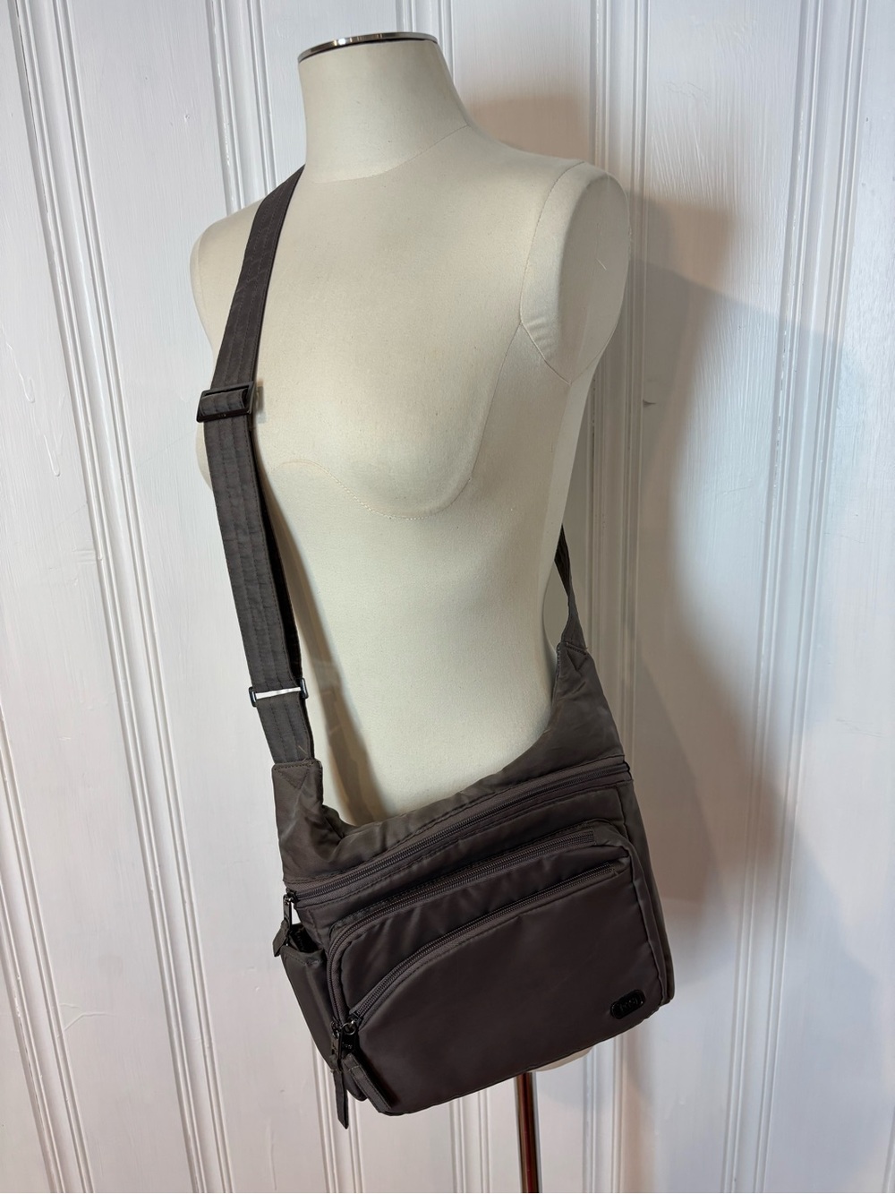 Lug Infinity Sidekick Taupe Crossbody Bag Multi Pocket Organizer